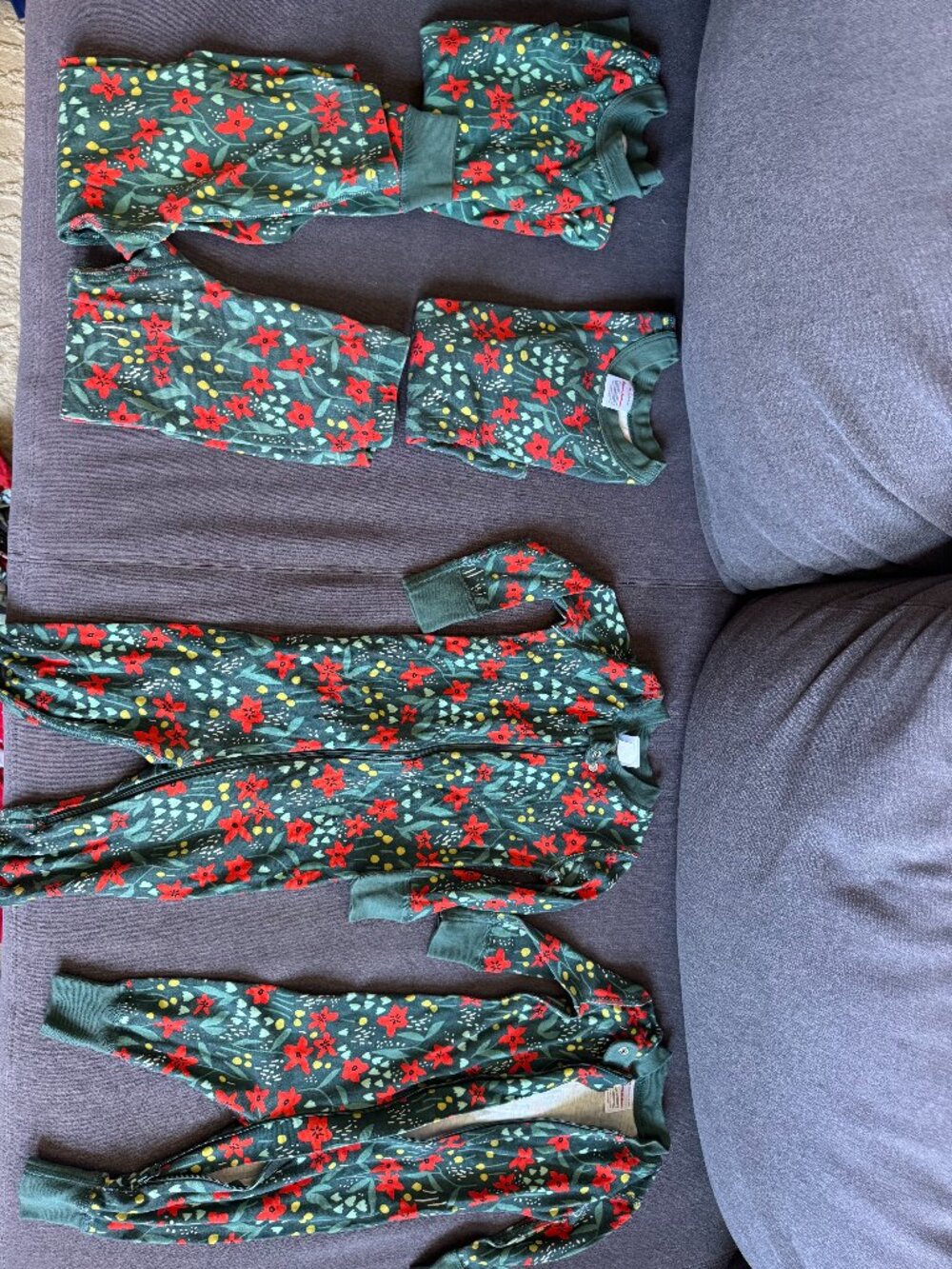 Four pairs of matching family sibling holiday christmas Hanna Andersson pajamas!